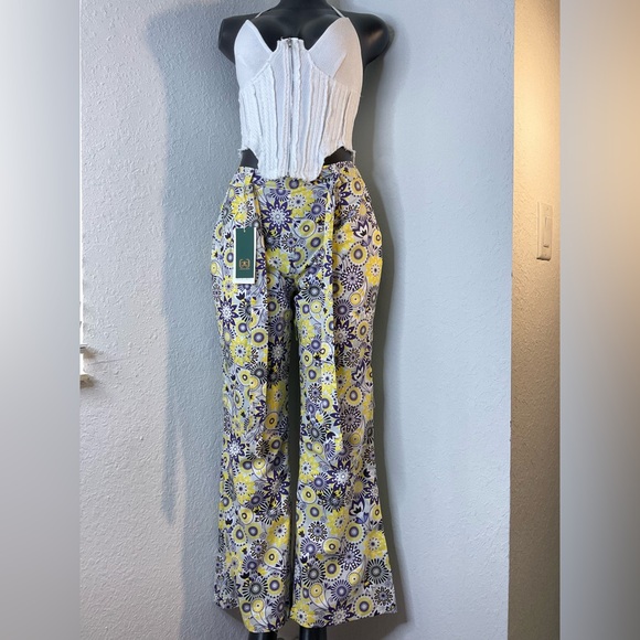 Carmani fashion pants multi color flowers with elastic at the back - Picture 1 of 5